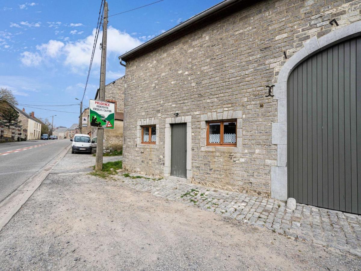 Charming Chalet In Beauraing With Fenced Garden Dış mekan fotoğraf