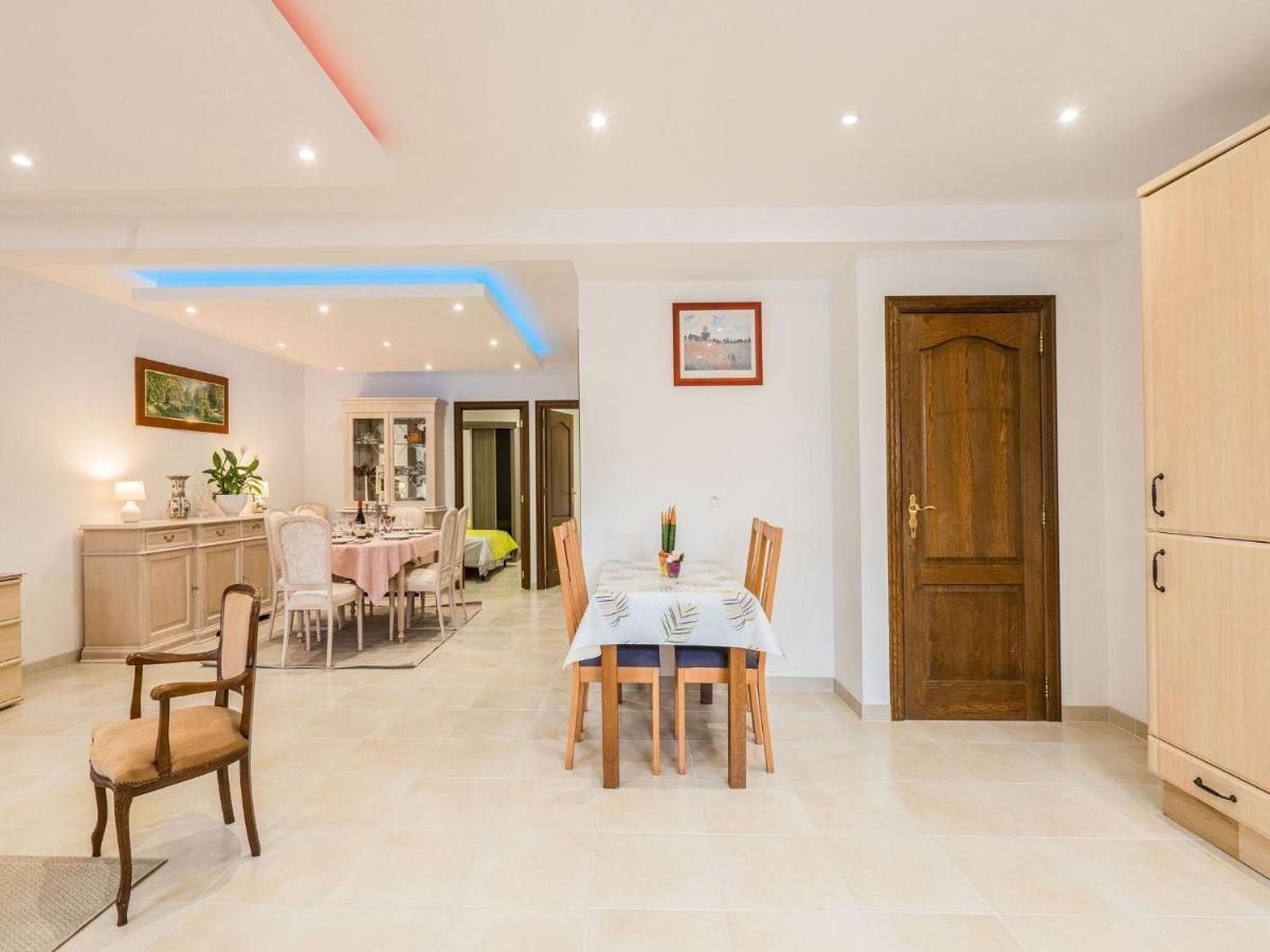 Charming Chalet In Beauraing With Fenced Garden Dış mekan fotoğraf