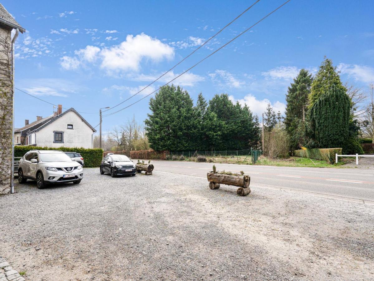 Charming Chalet In Beauraing With Fenced Garden Dış mekan fotoğraf