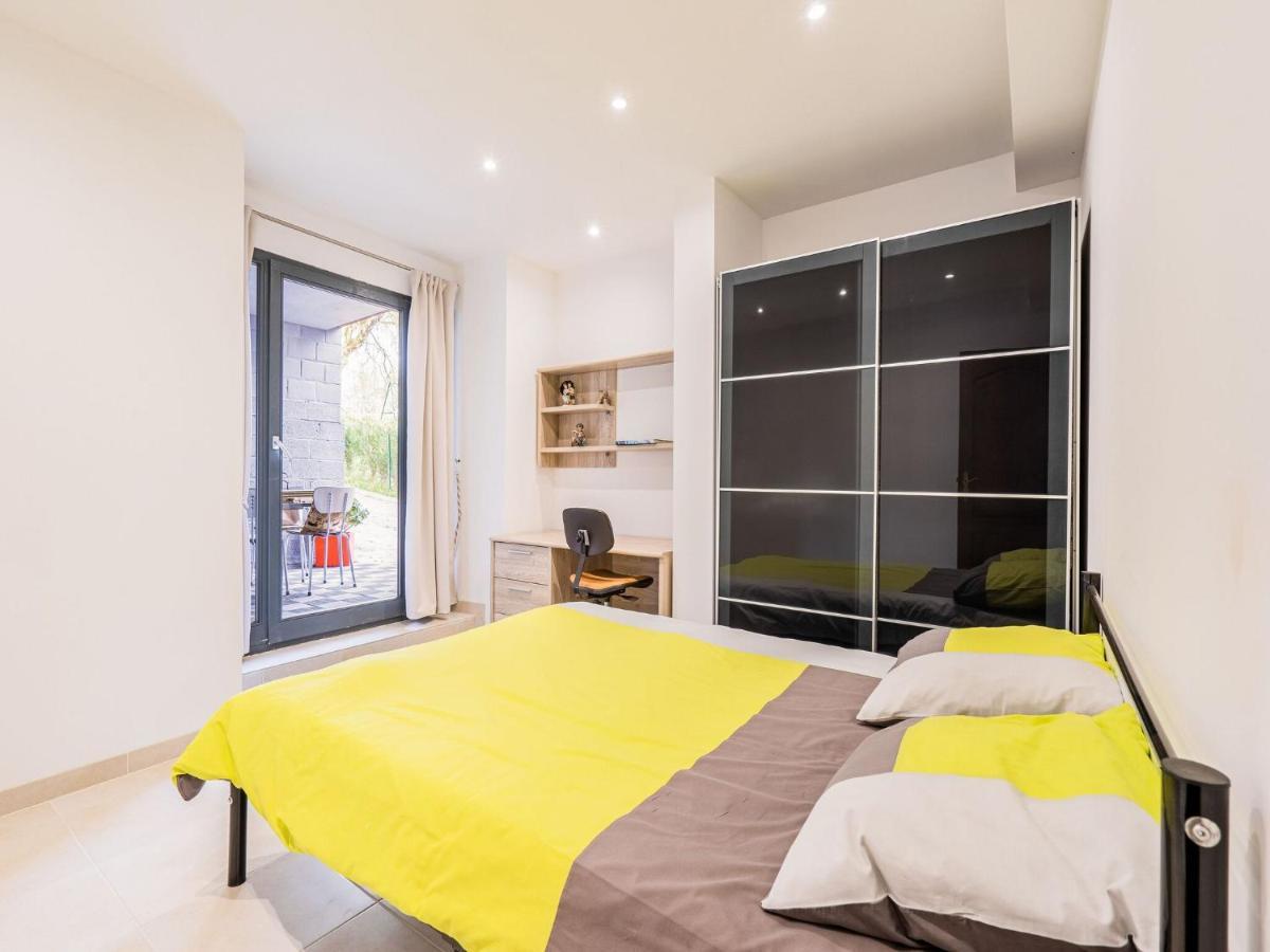 Charming Chalet In Beauraing With Fenced Garden Dış mekan fotoğraf
